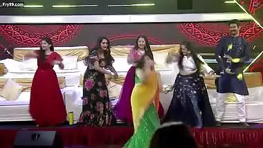Milf Anchor Shyamala Rare Super Hot Fleshy Jiggling Deep Navel Exposing Dance