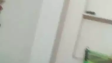 Slutty bhabhi in saree is ready for sex with client