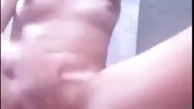 Solo sex clip of young Desi teen who actively fingers own XXX muff