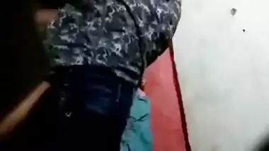 Neighbor comes to Desi slut to have XXX quickie with her on the bed