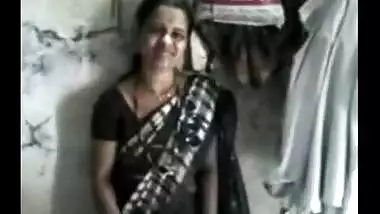 Desi village bhabhi have hardcore sex on the kitchen floor