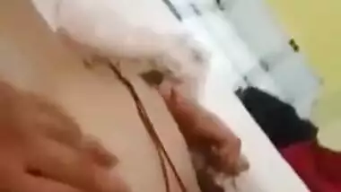 Intense XXX session is what hot Desi bhabhi gets in the morning