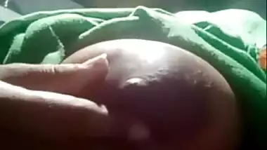 Horny man calls Desi hooker to see her XXX body parts and leak MMS