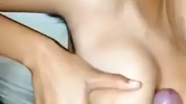 Today Exclusive- Hot Look Desi Girl Handjob And Bf Cum On Her Face