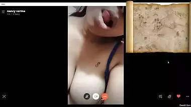 Indian mom puts own fingers in warm pussy for anonymous sex friend