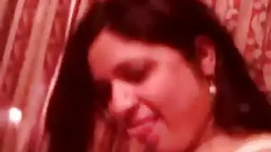 Bhabhi hotel m dost ka lund chusti hui,husband recording