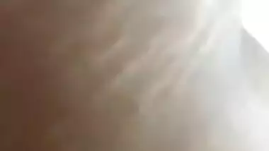 Desi MILF has XXX ass and doesn't feel shy to put it on man's face