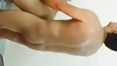 Sexy XXX bitch is ineptly fucked by her Desi boyfriend on camera MMS
