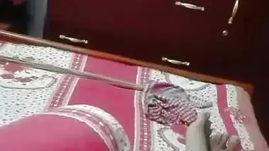 hot bhabi showing clevage