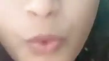 SEXY INDIAN BITCH LOVE TO ENTERTAIN YOU ON CAM!!!!