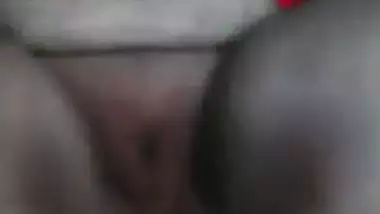Desi MILF shows belly and pussy in the dark room as private XXX show