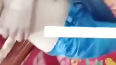 18 yr old Bihari girl gets naked in an Indian girl nude MMS