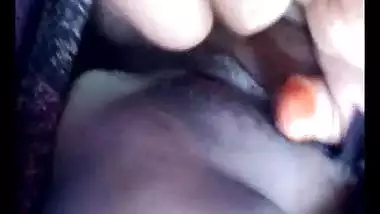 DESI AUNT SUCKING COCK IN CAR WITH HINDI AUDIO