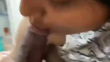 Desi wife blowing penis like a flute in her mouth