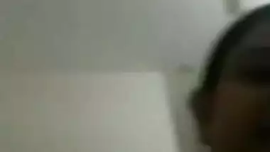 Desi XXX babe makes MMS video for ex-lover who wants to see her boobs