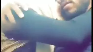 Short Desi mms clip of Indian gal caught sucking lover's dick in car