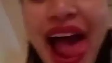 Very Hot Babe Mahira Fully Nude in Private Live & Fingering with Hindi Audio