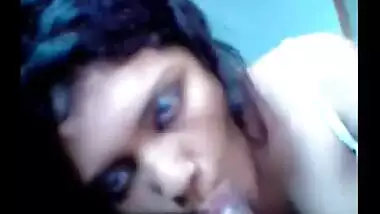 Girlfriend Giving Blowjob To Lover In This College Sex Video