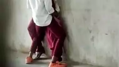 Bihar aunty cheated on her husband outdoor with young guy! New Desi sex mms