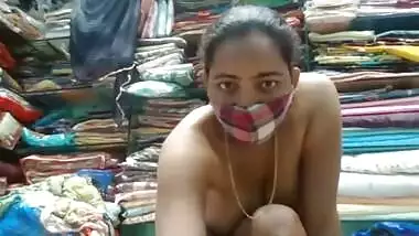 Horny Desi Bhabhi Showing and Self Teasing in Her Clothes Shops