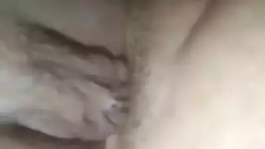 Indian tight XXX pussy belongs to Desi man who gives cunnilingus