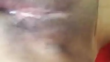 Desi lady self recording her boobs & pussy full hd: za.gl/1ftg6