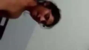 Guy fucks Desi and makes boobs shake in XXX show for MMS watchers