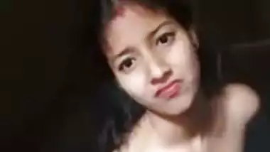 18-year-old unsatisfied wife strips and shoots her desi MMS