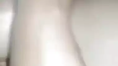 Desi nympho makes her own MMS video where she exposes XXX body parts