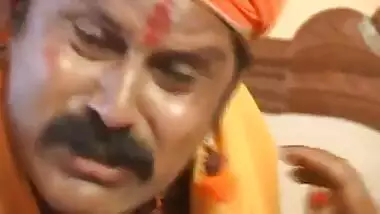 Desi big boobs BBW aunty home sex with babaji