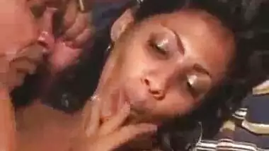 Step daddy aur sauteli beti ke fuck masti ka desi porn video