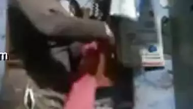 Indian gives the opportunity to check out her body before dressing