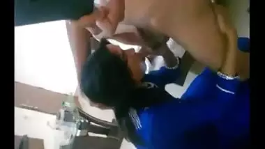 Dubai house wife giving hot blowjob session to hubby’s friend against money