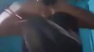 Today Exclusive- Desi Village Bhabhi Record Fingering Selfie Video For Money
