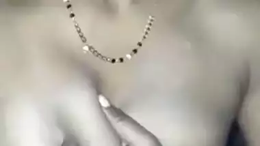 Bhabhi with small breasts poses on cam with no clothes in Desi XXX porn