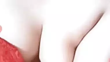 Fabulous Desi webcam girl is the reason for guys' porn fantasies