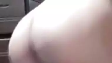 Desi woman makes XXX video of herself with spread legs in the nude