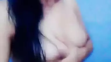 Marvelous Desi webcam model gladdens men with tits during the porn show