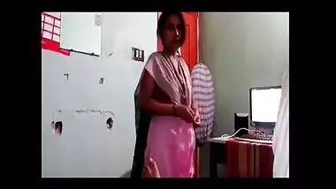 Gujrati slim figure bhabhi with her secret lover mms