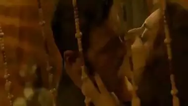 Hardcore Indian sexy movie of lip biting and rough sex