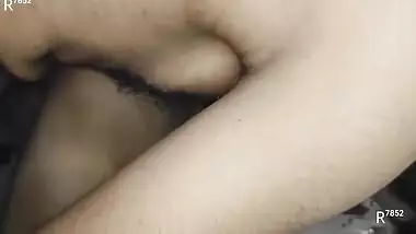 Indian Desi Girlfriend Ko Uske Boyfriend Ne Kya Choda Yar Puri Chut Cream Se Bhar Diya