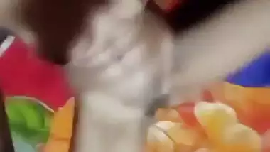 Nude Bangla girl sticks fingers into her juicy XXX cunt in Desi porn