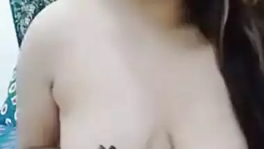 Pakistani Girl Naila Made A Custom Clip For Her Client With Urdu Audio