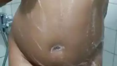 My Indian girl friend bathing - Tamil girl Divya