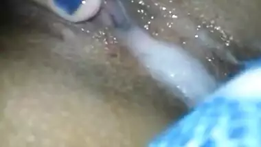 Hot orgasm video of an Indian married woman