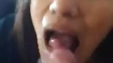 Sri Lankan Muslim Wife Sucking my huge cock...