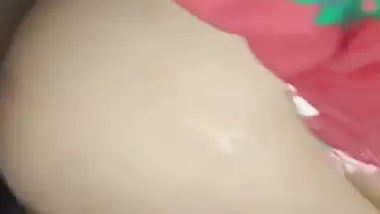 An 18-year-old GF’s desi xxx sex video with her lover