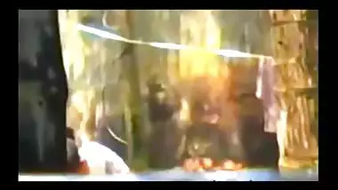 Mallu aunty’s outdoor bath video