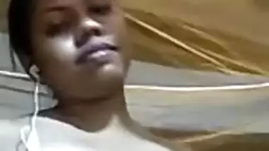 Desi girl puts on earphones to hear guy's porn requests better