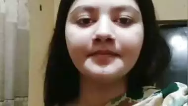 Cute bhabhi on Chamet topless video call FSI sex
